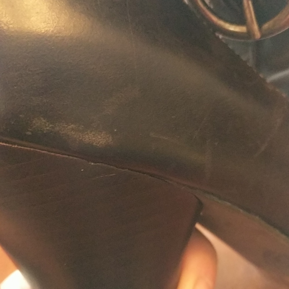 Shoes - Picture 6 of 7